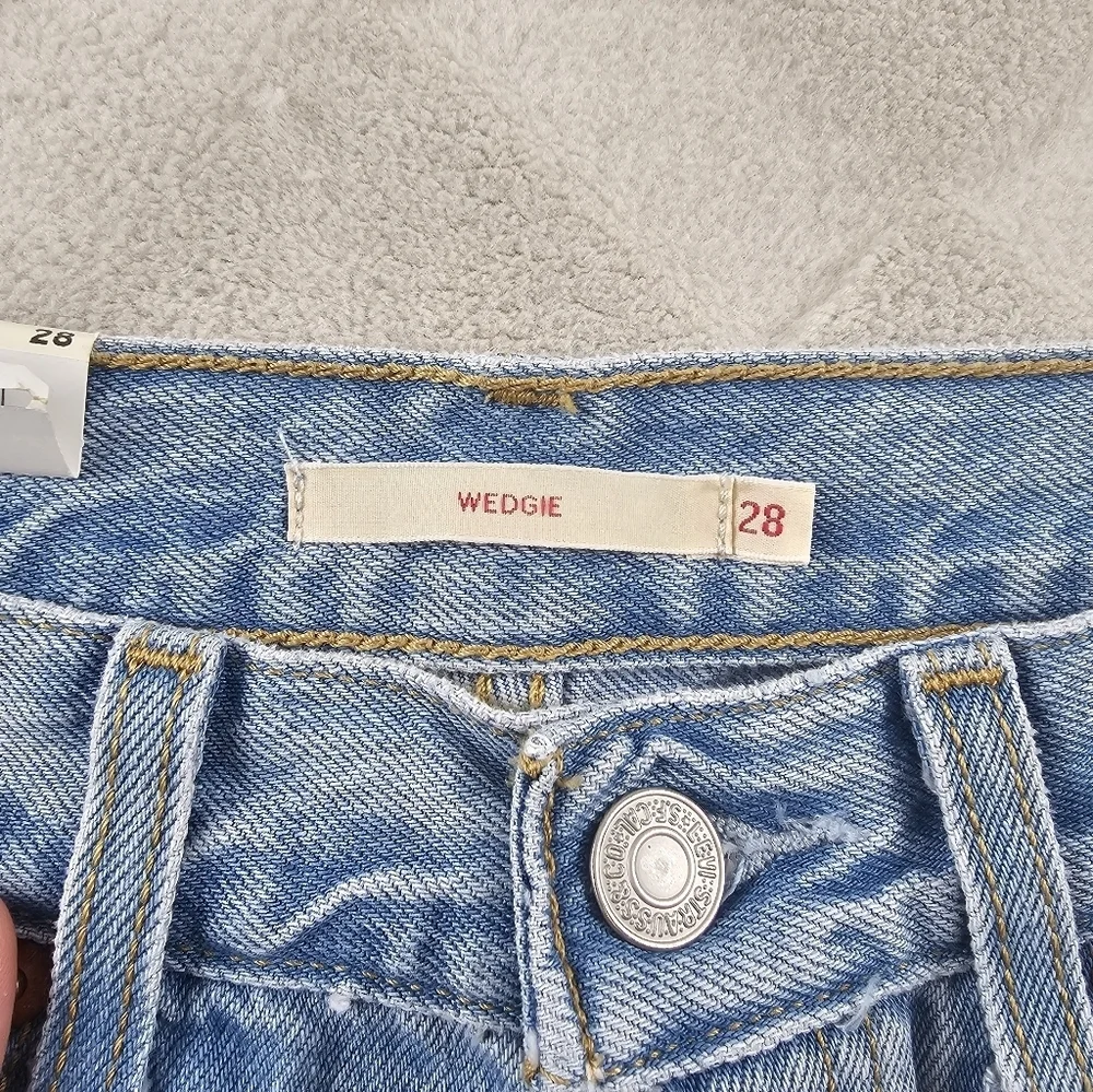 Levi's Wedgie High Rise Jean Womens 28 Button Fly Blue Rigid Denim